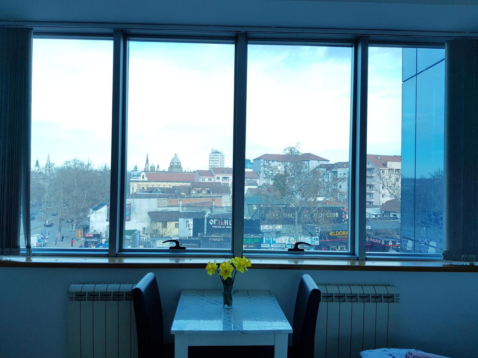 Central Apartment With 24-7 Building Security Novi Sad Exterior photo